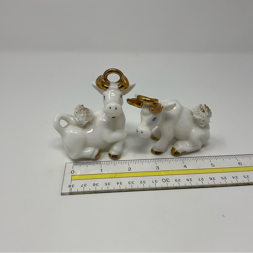 VINTAGE CERAMIC BULL SALT AND PEPPER SET - Picture 4 of 4